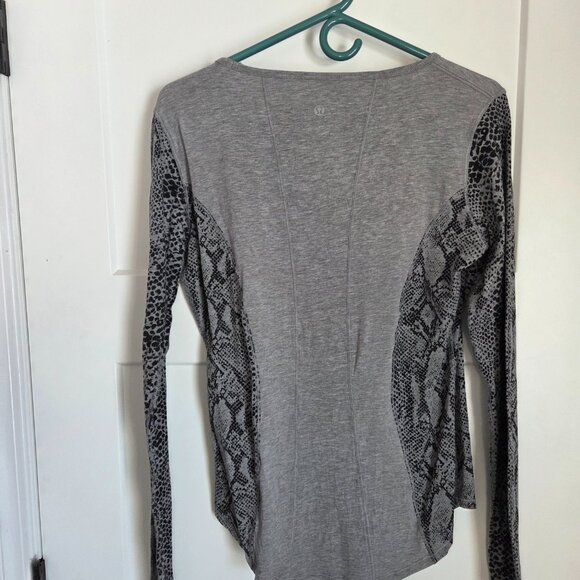 Lululemon Gray Snakeskin Print Pima Cotton Lyocell Long Sleeve Top Size 10 - Picture 4 of 5